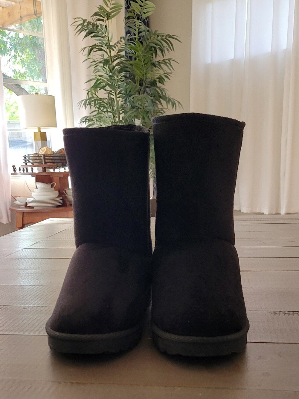 Women's Black Plush Winter Slippers Boot - Classic Cozy Style